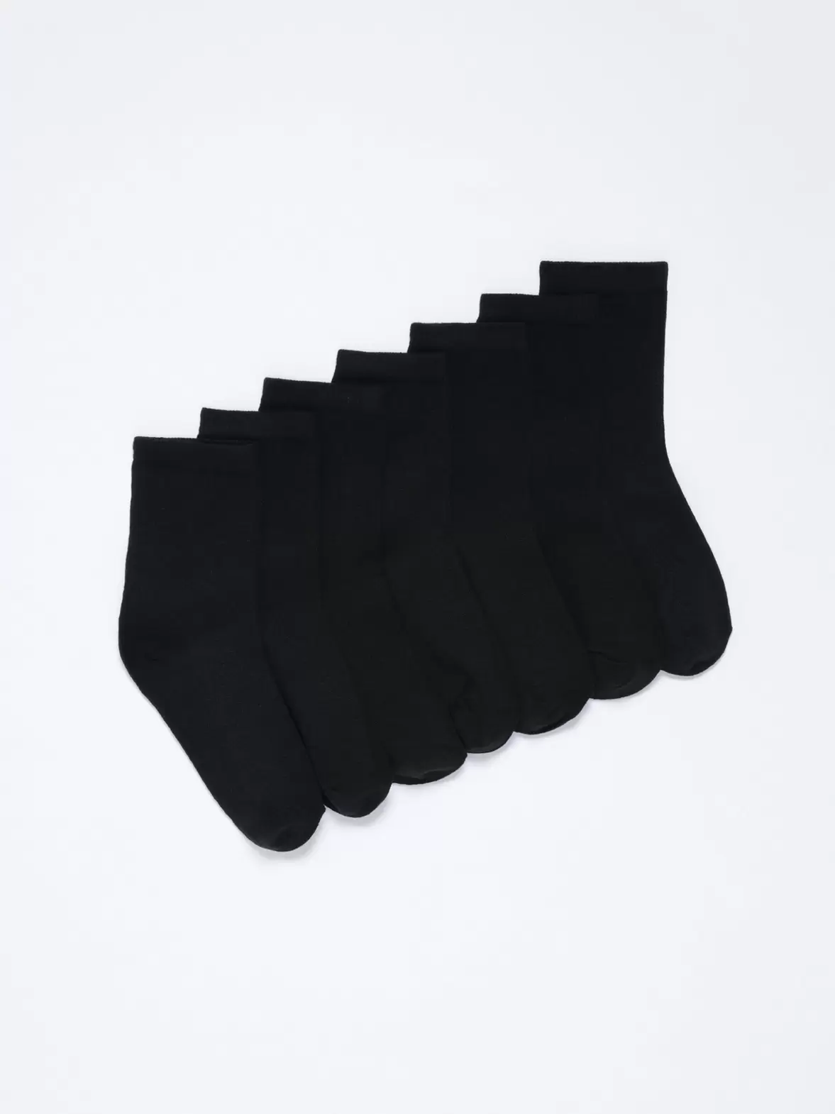 Oferta de Pack De 7 Pares De Calcetines Largos Básicos por $125 en Lefties