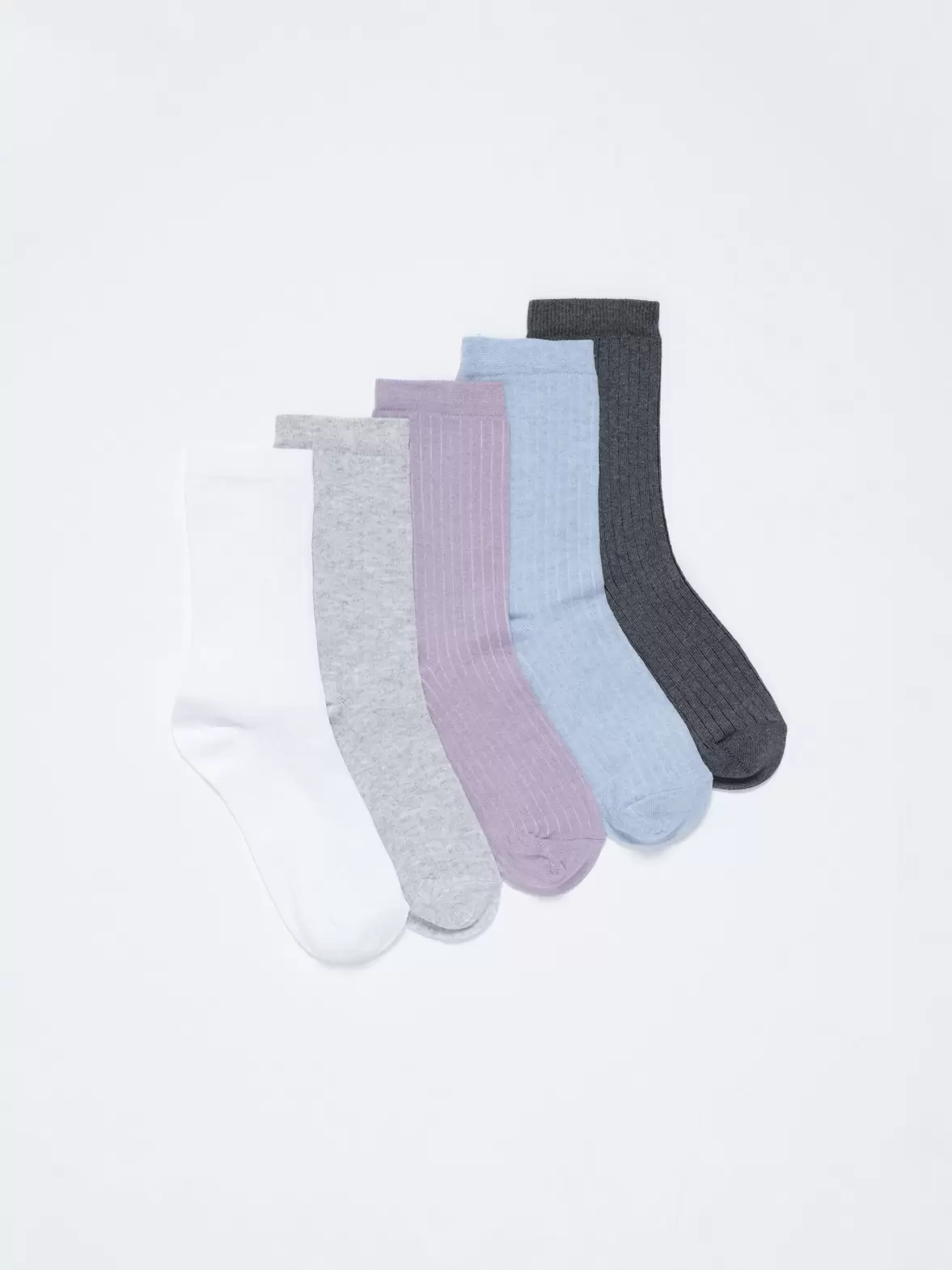 Oferta de Pack De 5 Pares De Calcetines Altos De Canalé por $139 en Lefties