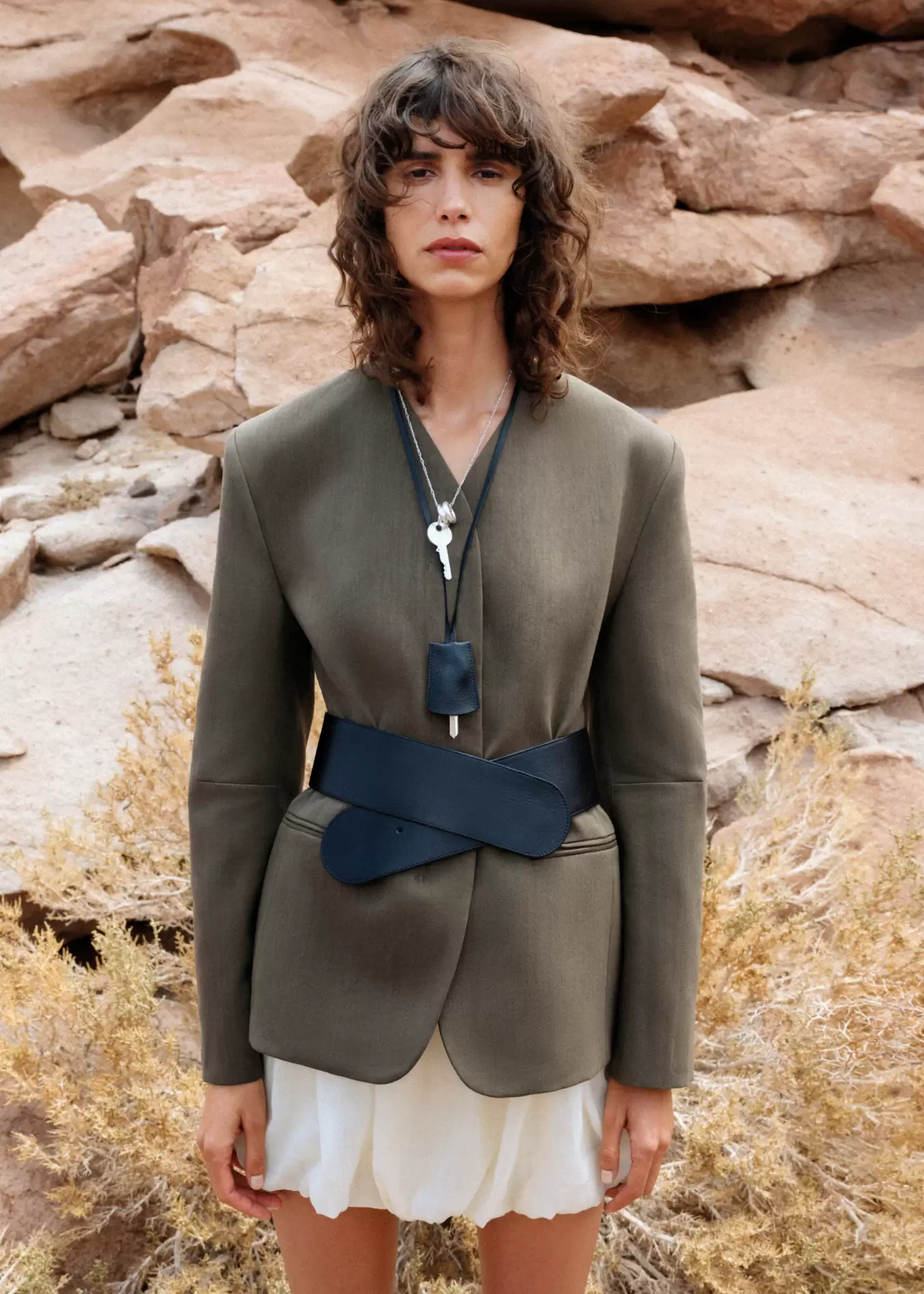 Oferta de Blazer traje lino sin costuras por $3999 en Mango