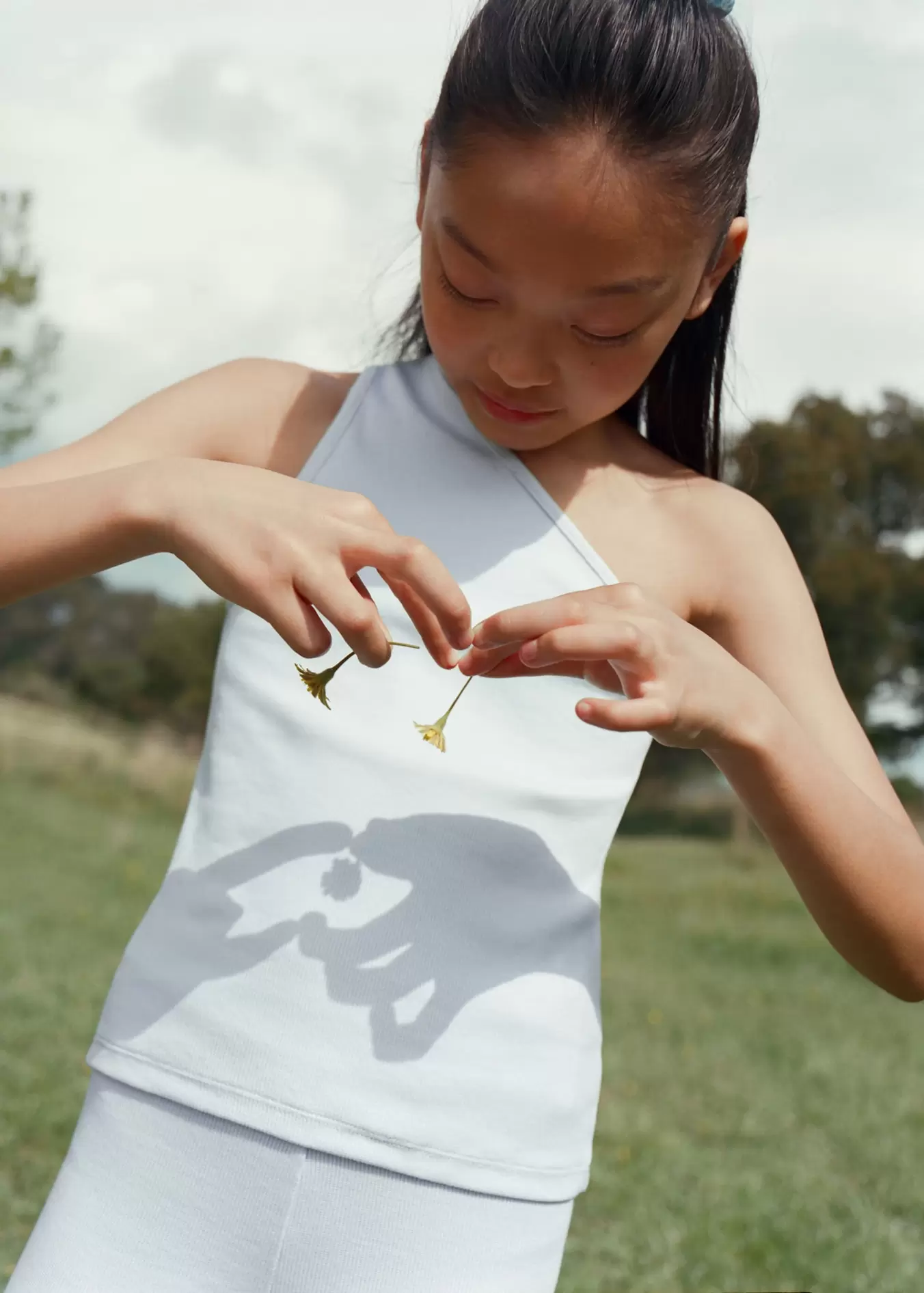 Oferta de Top canalé asimétrico por $299 en Mango