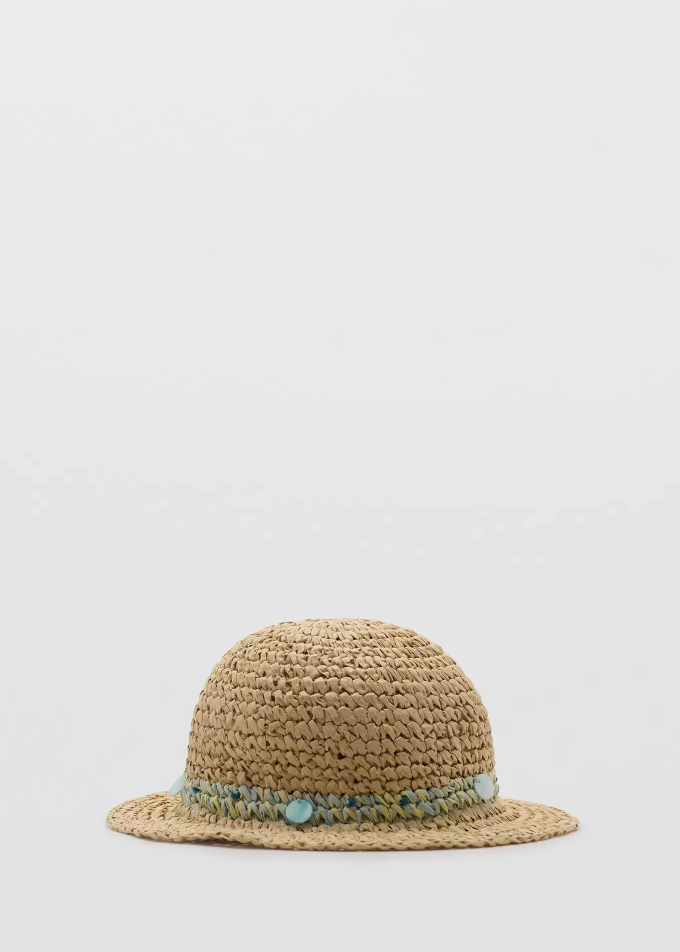 Oferta de Sombrero rafia abalorios por $499 en Mango
