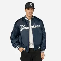 Oferta de Chamarra New York Yankees MLB Wordmark por $3999 en New Era