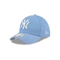 Oferta de New York Yankees MLB Women's League Essentials 9FORTY Strapback para Mujer por $799 en New Era