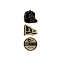 Oferta de Pines 3 Pack 70th Anniversary New Era Cap 59FIFTY Day Collection por $599 en New Era