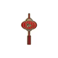 Oferta de Pin New Era Chinese Lantern Year Of The Snake por $199 en New Era