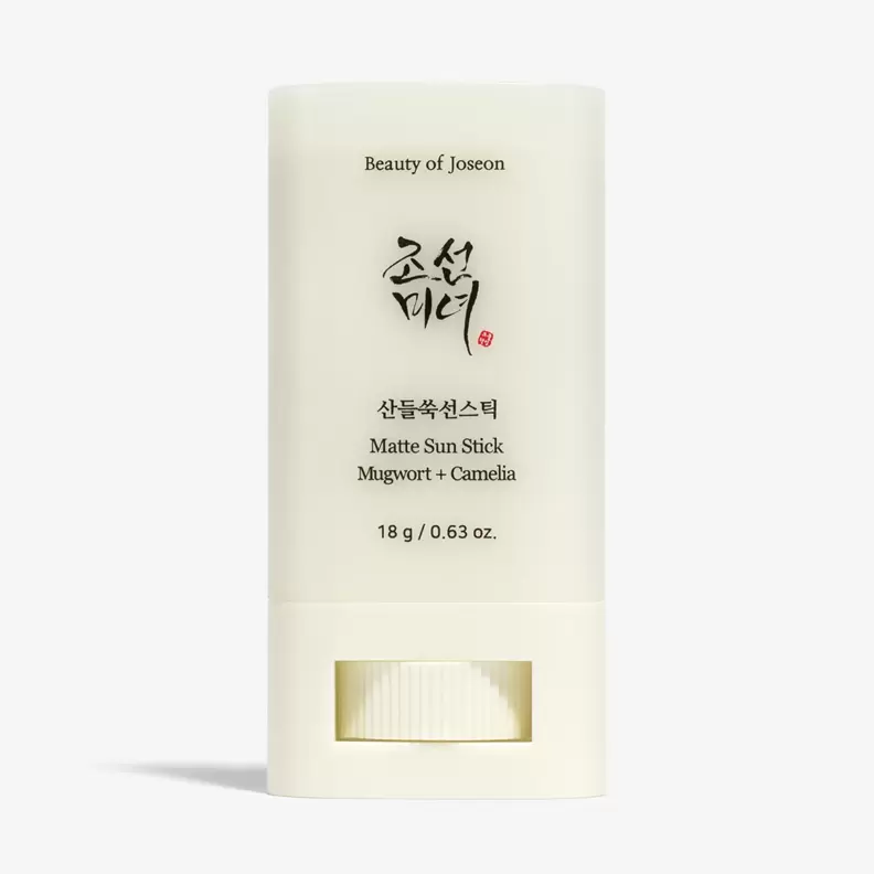 Oferta de Matte Sun Stick: Mugwort + Camelia por $354 en Nuestro Secreto