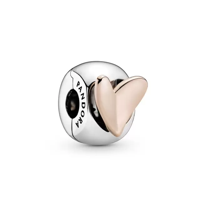 Oferta de Charm Sujetador Corazón de diseño libre Recubrimiento en Oro Rosa de 14k por $2295 en Pandora