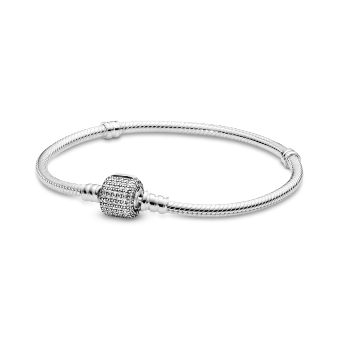 Oferta de Brazalete Pandora Moments cadena de serpiente con broche de pavé centelleante por $2487.5 en Pandora