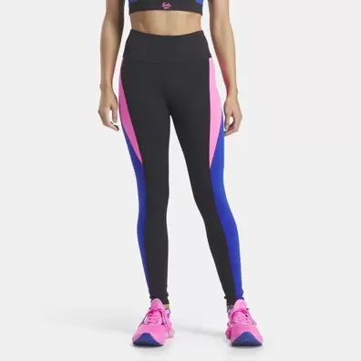 Oferta de Leggings x Barbie por $1399 en Reebok