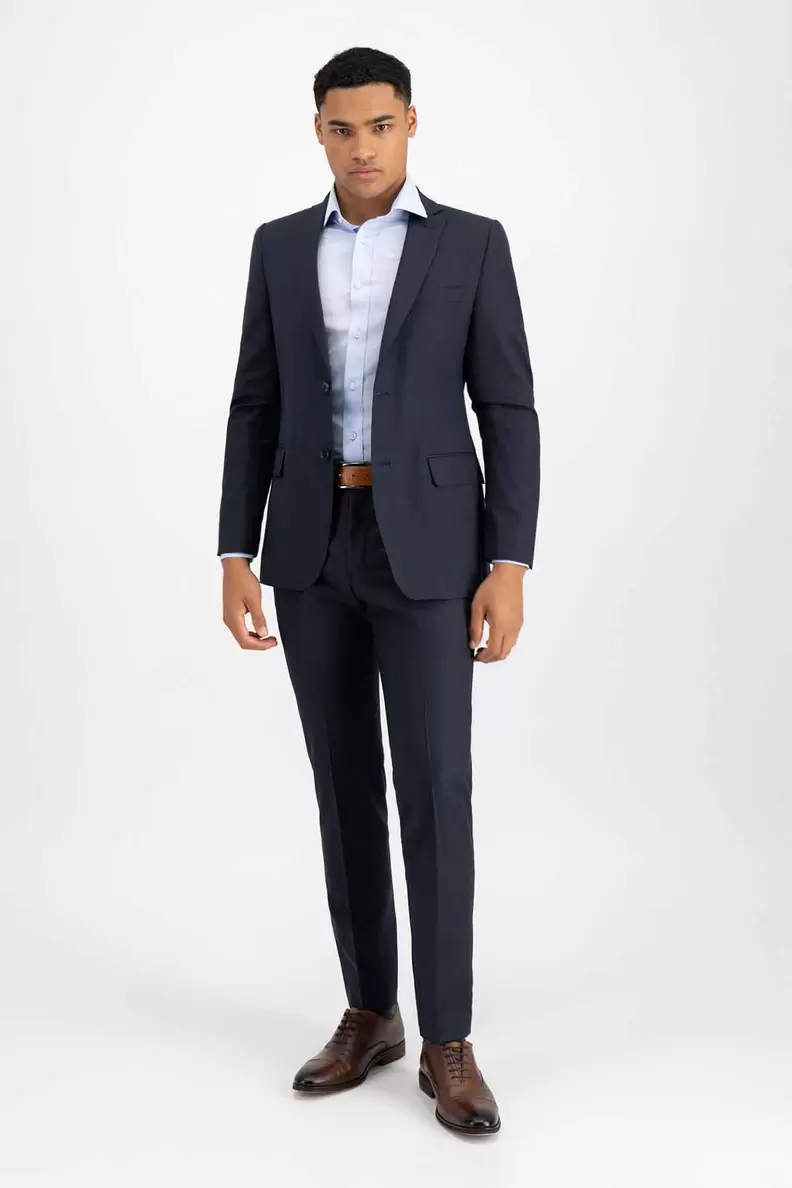 Oferta de Robert´s
 
 
 
 Traje Roberts Gris Oxford Slim Fit por $3476 en Robert's