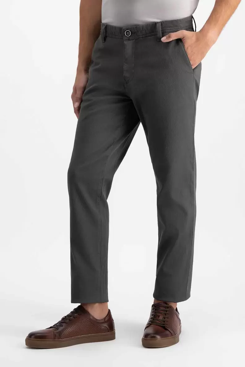 Oferta de Calderoni
 
 
 
 Pantalón Chino Calderoni Color Kaki Contemporary Fit por $845 en Robert's