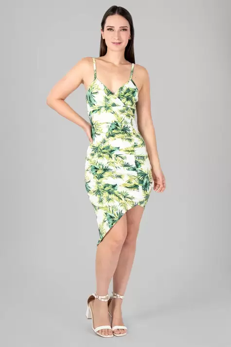 Oferta de Vestido floral de tirantes por $126 en Santory