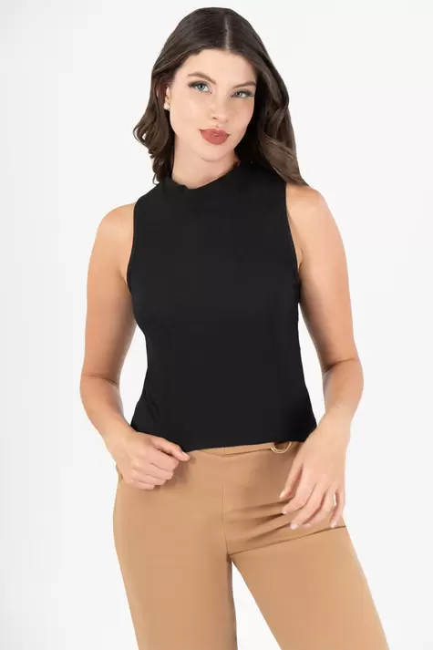 Oferta de Playera cuello alto sin manga por $54 en Santory