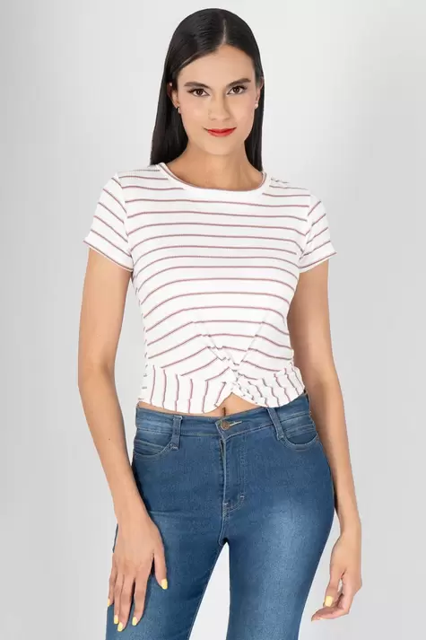 Oferta de Playera de rayas con nudo por $63 en Santory