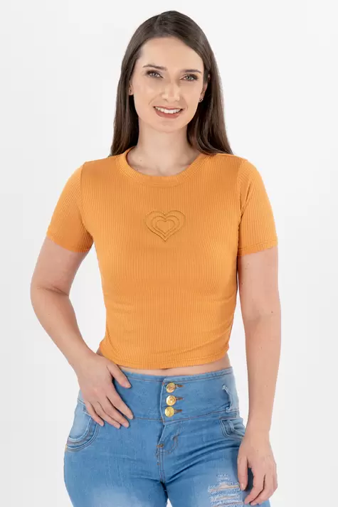 Oferta de Playera con bordado de corazón por $69 en Santory