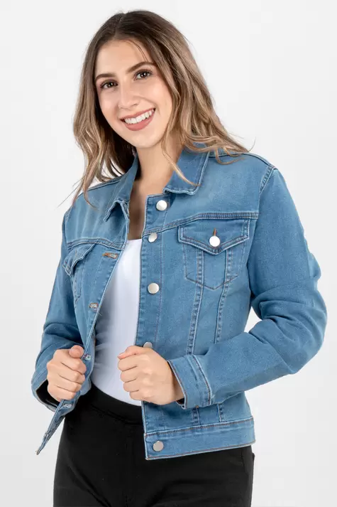 Oferta de Chamarra de mezclilla con bolsas por $290 en Santory