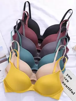 Oferta de 6 PCS Conjunto de sujetador de seis piezas sin costuras para mujer, conjunto de ropa interior a juego por $283 en SHEIN