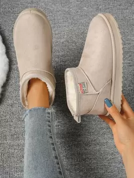 Oferta de Botas de nieve de suela gruesa y con forro polar para mujer, combinables con vestidos, nuevas llegadas de moda de botas cortas para invierno 2024 por $166.98 en SHEIN