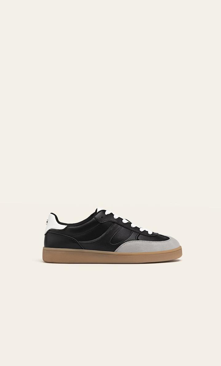 Oferta de Zapatillas casual retro por $799 en Stradivarius