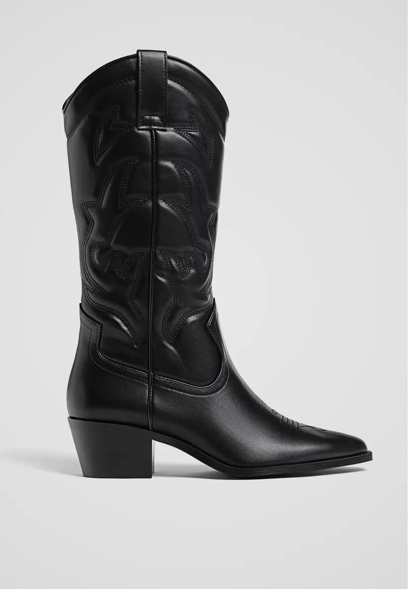 Oferta de Botas cowboy tacón por $1499 en Stradivarius