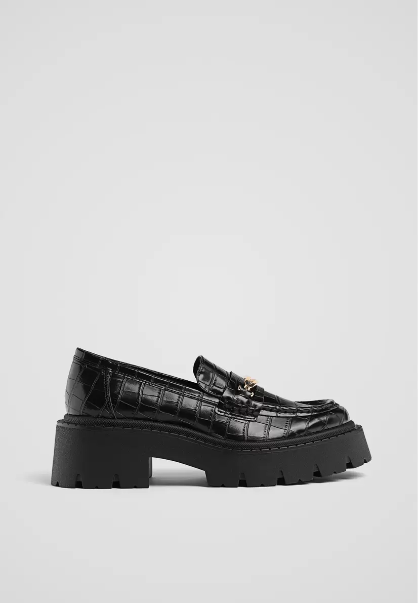 Oferta de Mocasines suela track por $1199 en Stradivarius