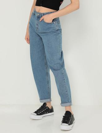 Oferta de Jeans baggy Mossimo corte cintura alta para mujer por $199.5 en Suburbia