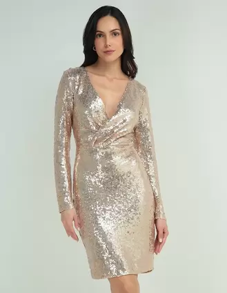 Oferta de Vestido corto de fiesta Contempo escote V por $349.5 en Suburbia