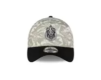 Oferta de GORRA TEXTURA COMBINADA ESCUDO MONOCROMÁTICO NEW ERA por $649 en Tienda Chivas