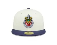 Oferta de GORRA CERRADA COMBINADA TEAMNEAME ESC. CHIVAS NEW ERA por $999 en Tienda Chivas