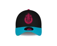 Oferta de GORRA CYBER COMBINADA ESCUDO MONOCROMÁTICO CHIVAS NEW ERA por $649 en Tienda Chivas