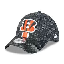 Oferta de Gorra flexible negra Cincinnati Bengals 2024 Sideline 39THIRTY de New Era para hombre por $38.99 en Tienda NFL