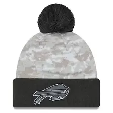 Oferta de Gorro de punto con puños y pompón con diseño de camuflaje digital Salute To Service de Buffalo Bills 2024 de New Era en blanco y grafito para hombre por $35.99 en Tienda NFL