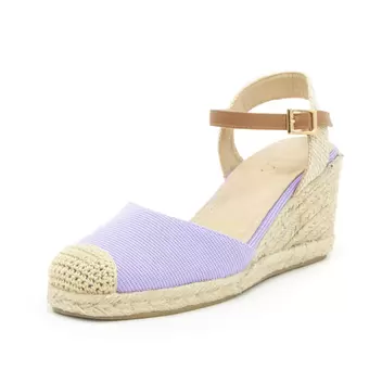 Oferta de Alpargata lila con hebilla al tobillo por $1299 en Via Uno