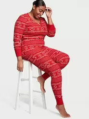 Oferta de Thermal Long Pajama Set por $1311.06 en Victoria's Secret