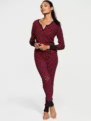 Oferta de Thermal Long Pajama Set por $1311.06 en Victoria's Secret