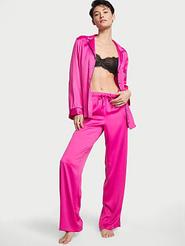 Oferta de Satin Long Pajama Set por $1093.46 en Victoria's Secret