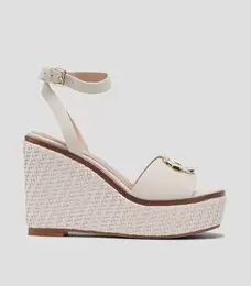 Oferta de Sandalias con tacón alto y plataforma Carrabriria Mujer por $1829.4 en Aldo