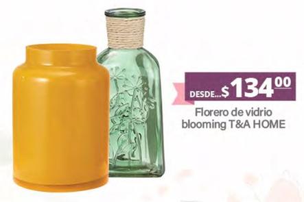 Oferta de T&A Home - Florero De Vidrio Blooming  por $134 en La Comer