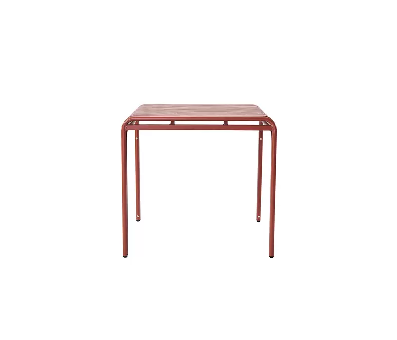 Oferta de Mesa para exterior Bastos cuadrada - Terracota por $2999 en Gaia Design