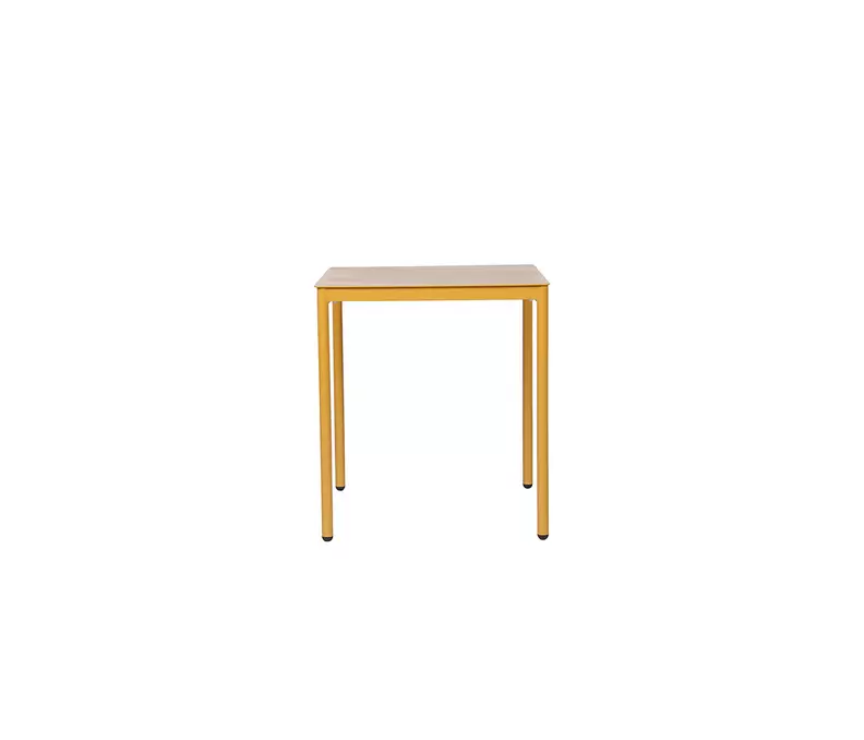 Oferta de Mesa lateral Moli - Amarillo por $1679 en Gaia Design