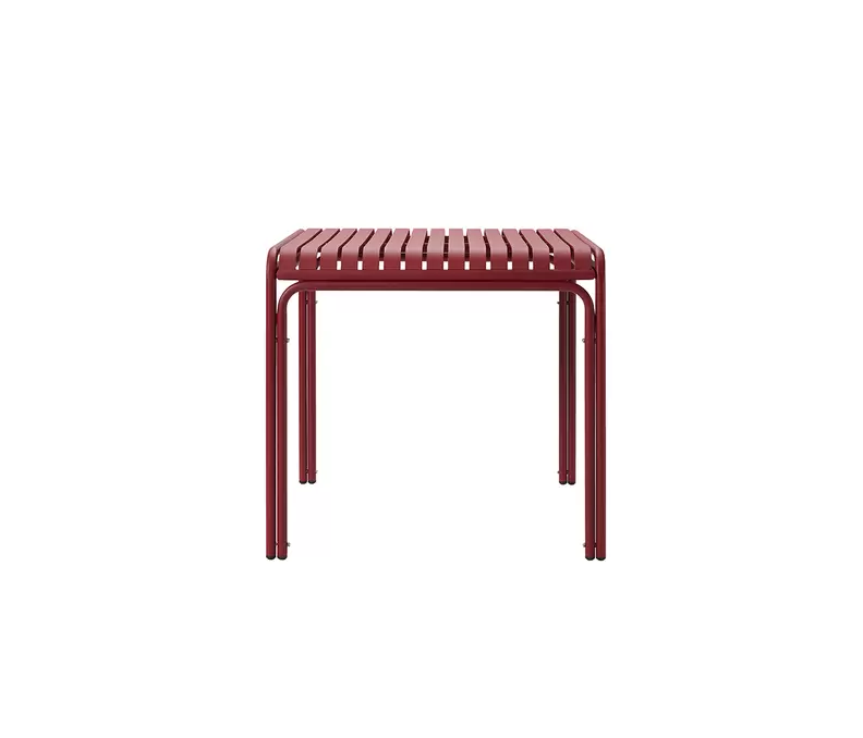 Oferta de Mesa para exterior Bastos cuadrada - Rojo por $2999 en Gaia Design