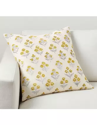 Oferta de Funda cojín Brook Pillow por $625 en Pottery Barn