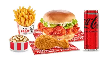 Oferta de MEGA BOX KE TIRAS BURGER + PIEZA por $179 en KFC