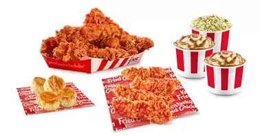 Oferta de BUCKET CLÁSICO DE 16 KE TIRAS por $599 en KFC