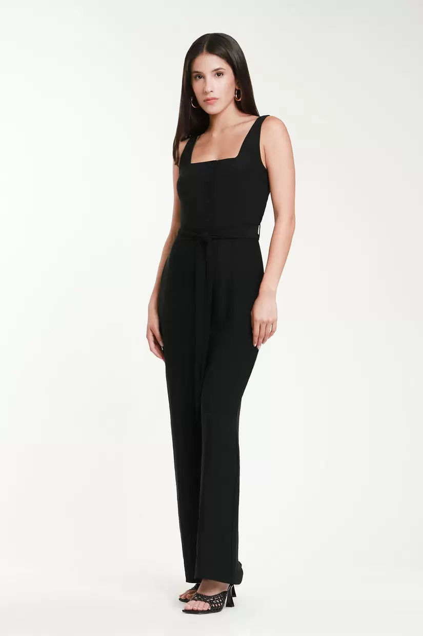 Oferta de Jumpsuit largo escote cuadrado por $699 en LOB