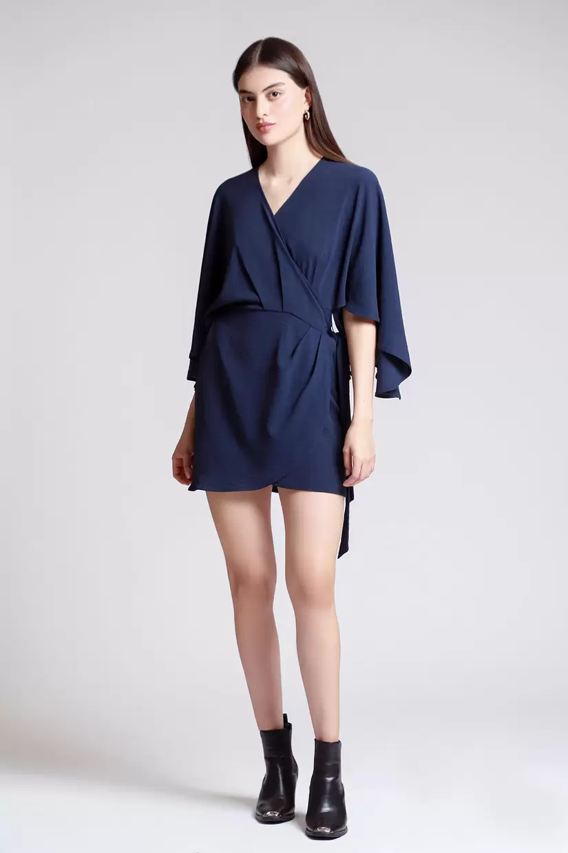 Oferta de Vestido Corto Envolvente por $399 en LOB