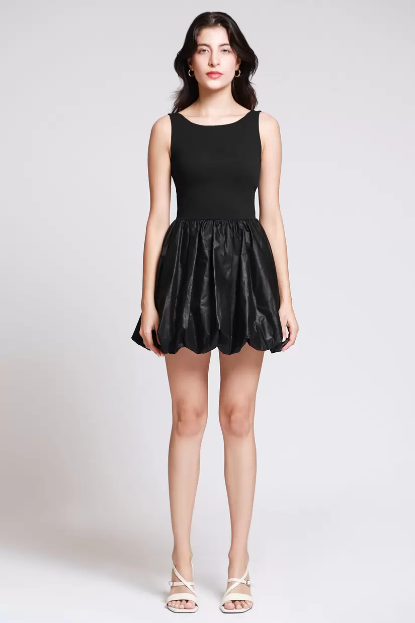 Oferta de Vestido Corto Falda Globo por $599 en LOB