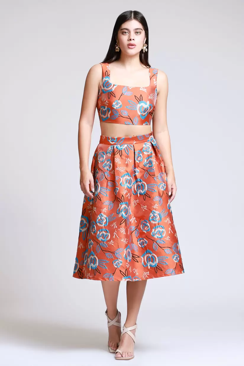 Oferta de Falda Midi Jacquard Flores por $699 en LOB