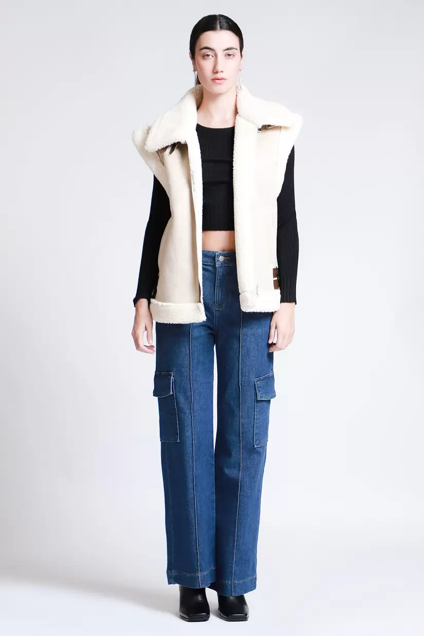 Oferta de Chaleco Tipo Piel Con Borrego Interior por $649.5 en LOB