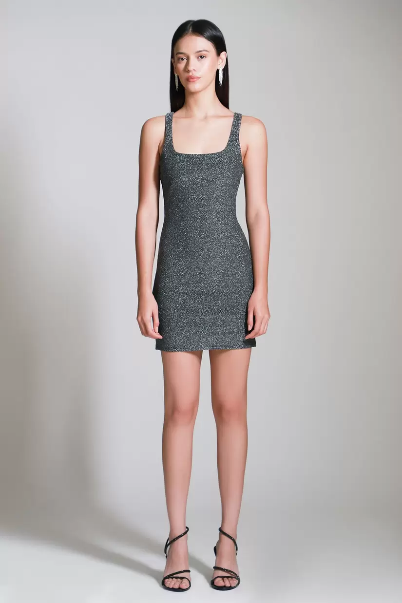 Oferta de Vestido Corto Metalizado por $399 en LOB